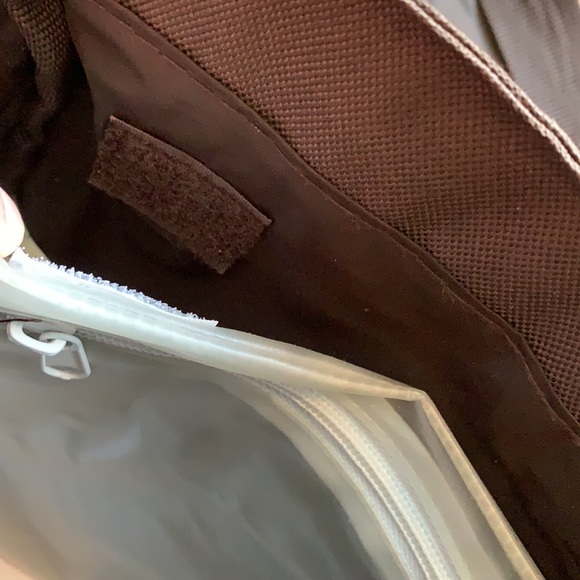 GRACO diaper bag - crossbody/over the shoulder - Picture 9 of 13